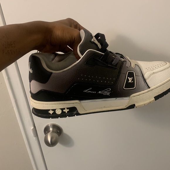 Louis Vuitton shoes for sale $500 we can make a bargain - Picture 3 of 5